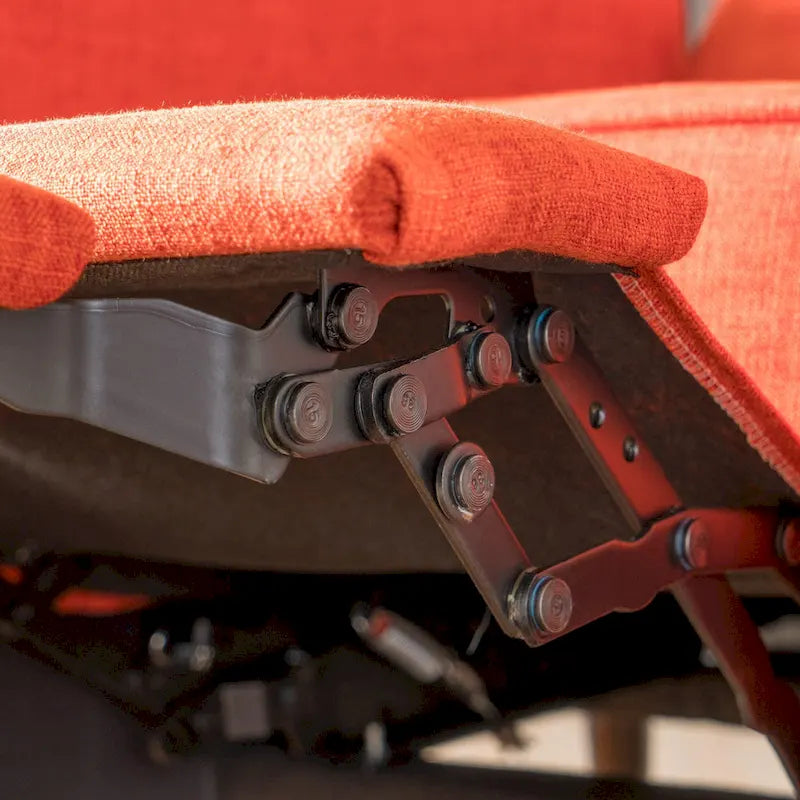 Gepolsterter Relaxsessel im Mid-Century-Stil mit Knopfheftung