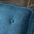 Gepolsterter Relaxsessel im Mid-Century-Stil mit Knopfheftung