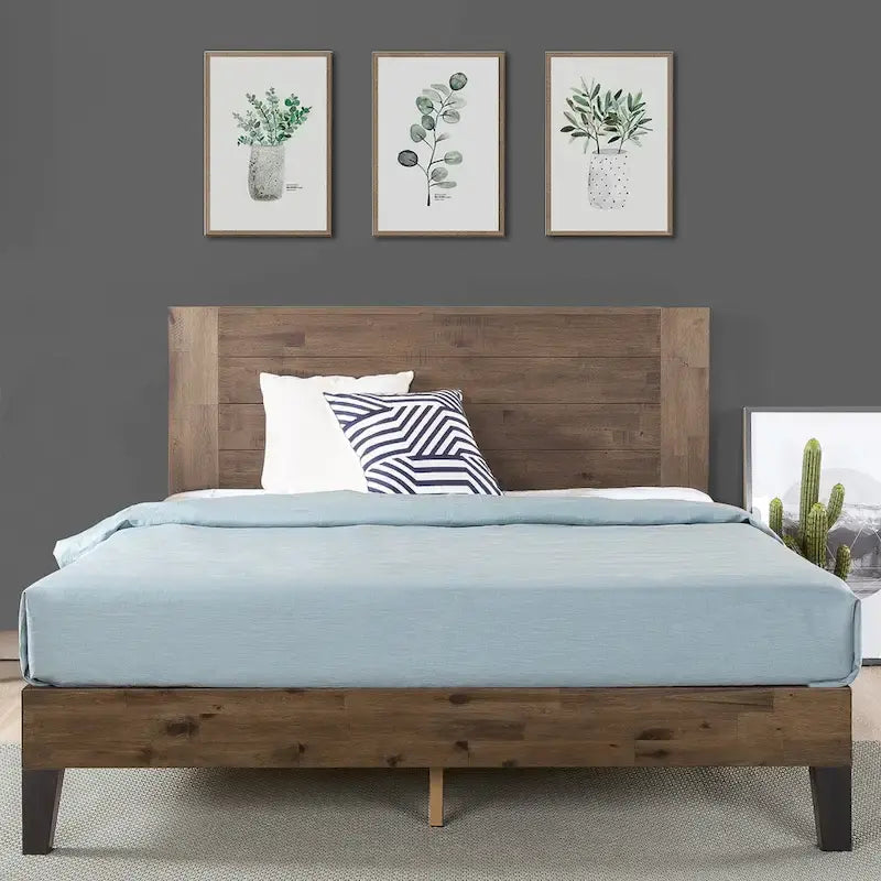 Struttura letto a piattaforma in legno marrone con testiera