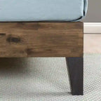 Struttura letto a piattaforma in legno marrone con testiera